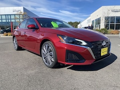 2025 Nissan Altima SL Sedan