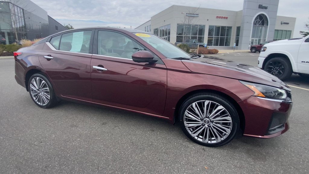 Used 2024 Nissan Altima 2.5 SL Sedan