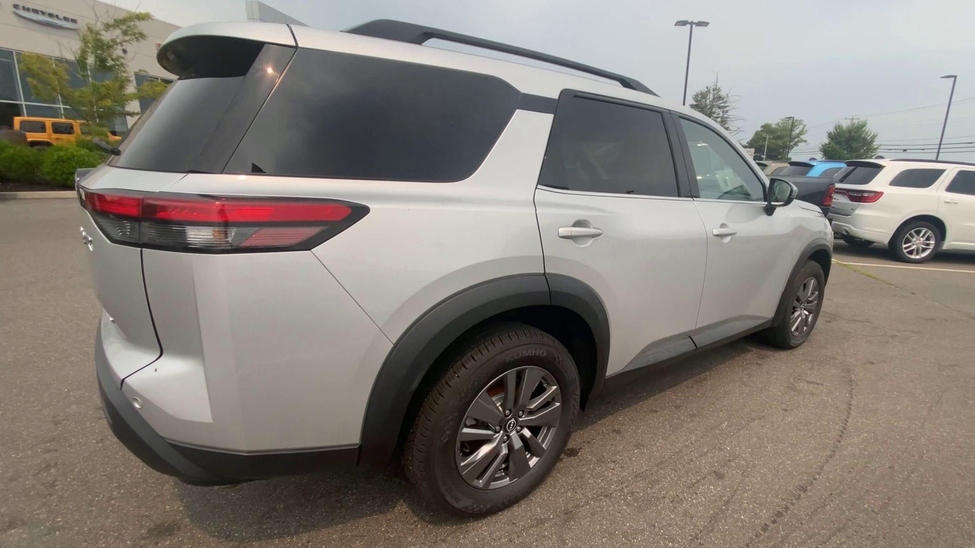  2025 Nissan Pathfinder SV 4WD   