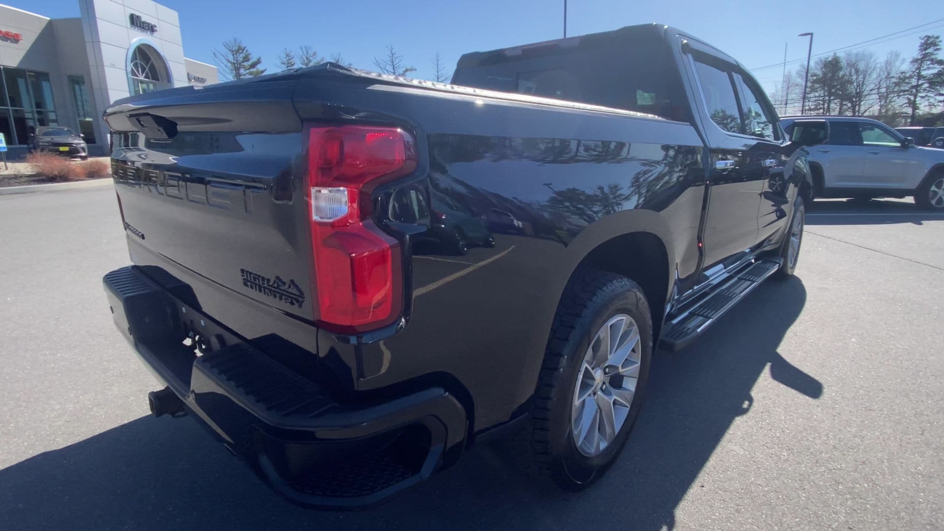 Used 2022 Chevrolet Silverado 1500 Limited High Country with VIN 1GCUYHEL2NZ189667 for sale in Sanford, ME