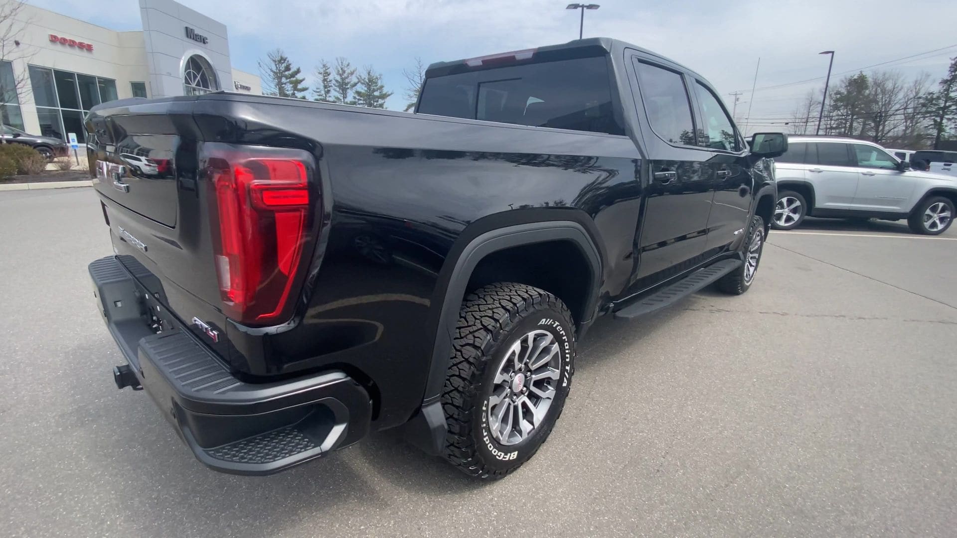 Used 2022 GMC Sierra 1500 Limited AT4 with VIN 3GTP9EEL9NG179811 for sale in Sanford, ME
