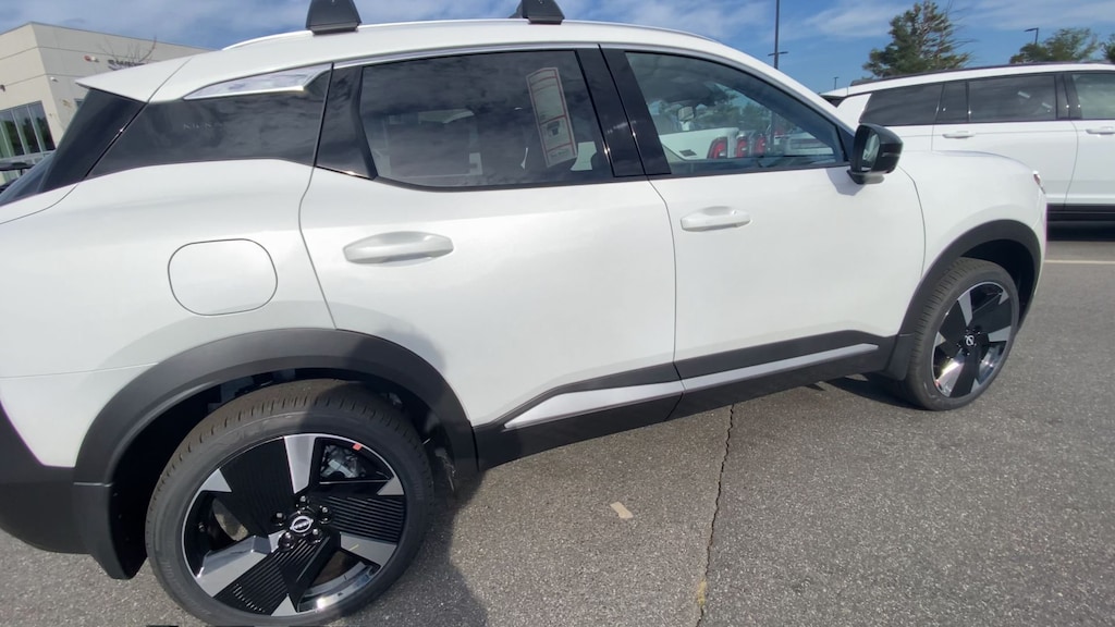 New 2026 Nissan Kicks SR SUV