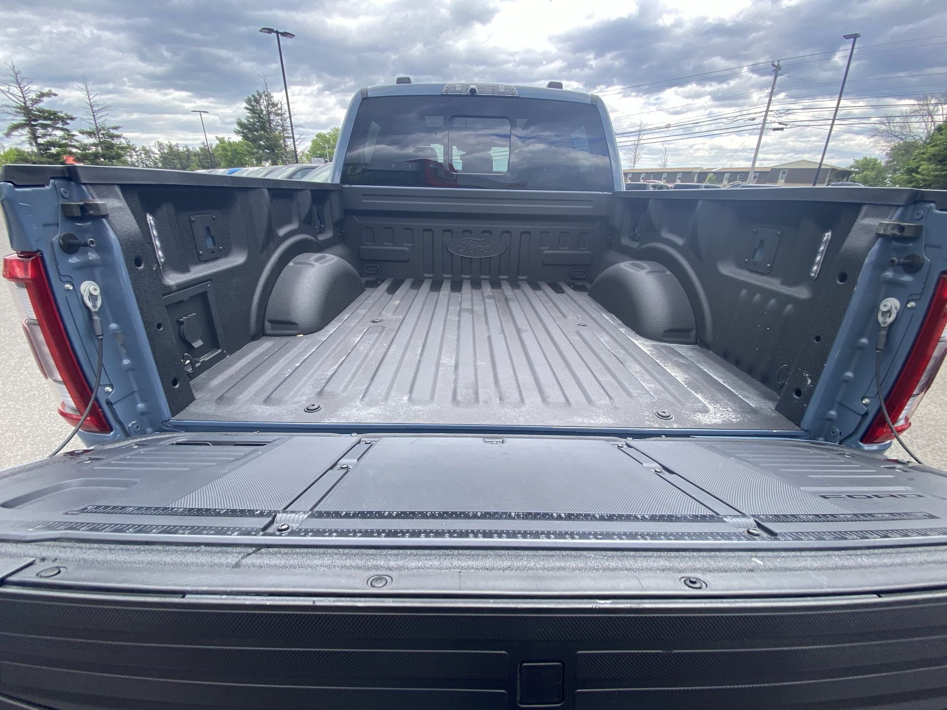 2023 Ford F-150 Raptor - Photo 23