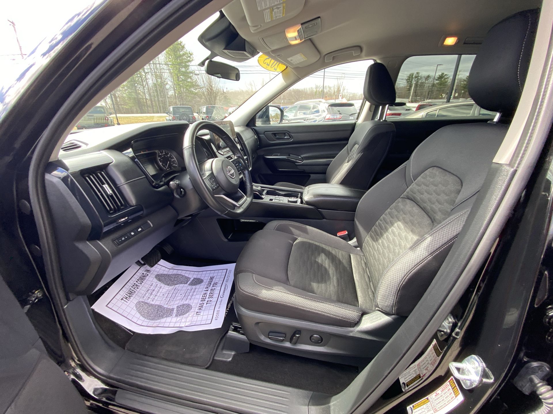2025 Nissan Pathfinder SV - Photo 11
