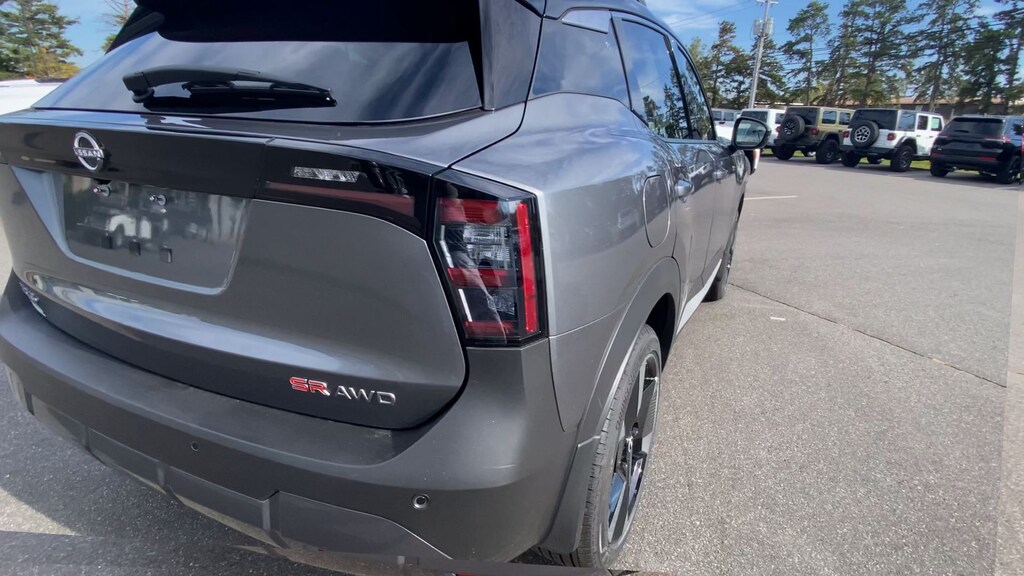 New 2026 Nissan Kicks SR SUV