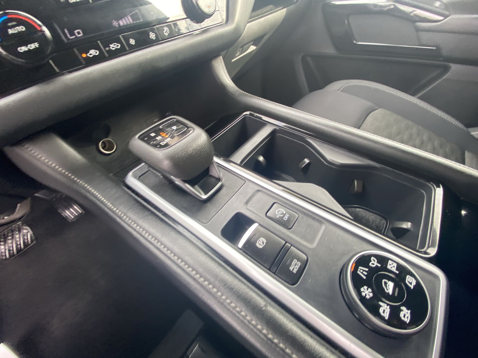 2024 Nissan Pathfinder SV - Photo 19
