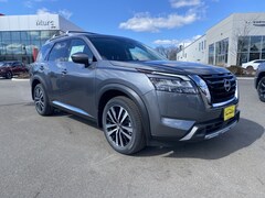 2025 Nissan Pathfinder Platinum SUV