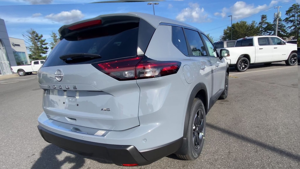 New 2026 Nissan Rogue SV SUV