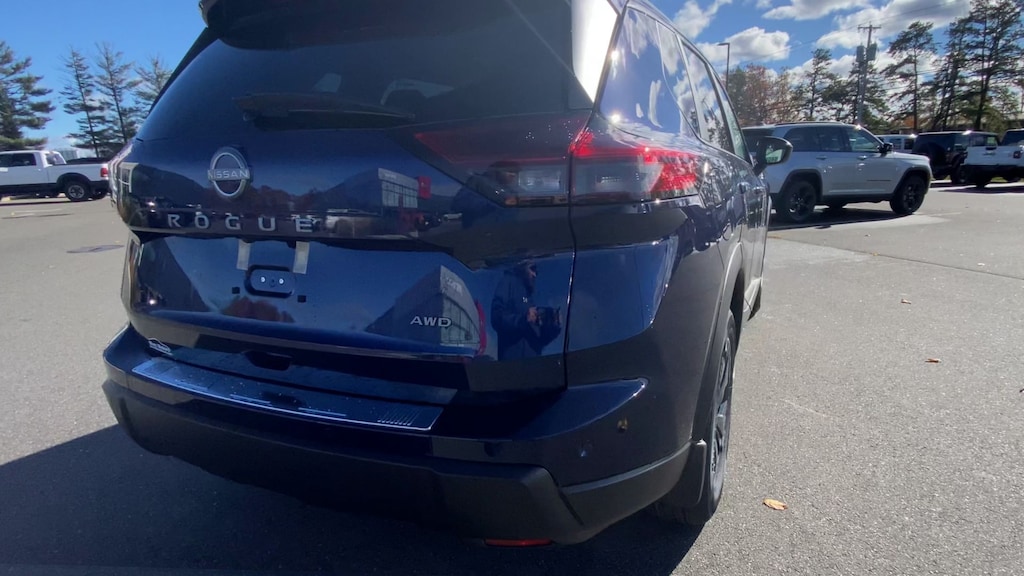 New 2026 Nissan Rogue SV SUV