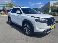 2025 Nissan Pathfinder Platinum SUV