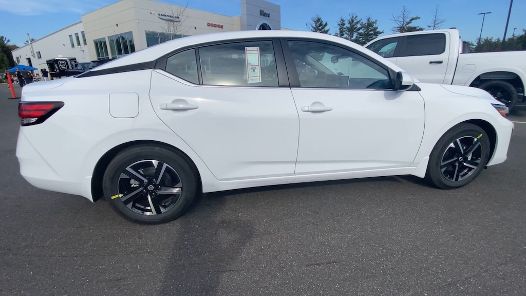New 2025 Nissan Sentra SV Sedan