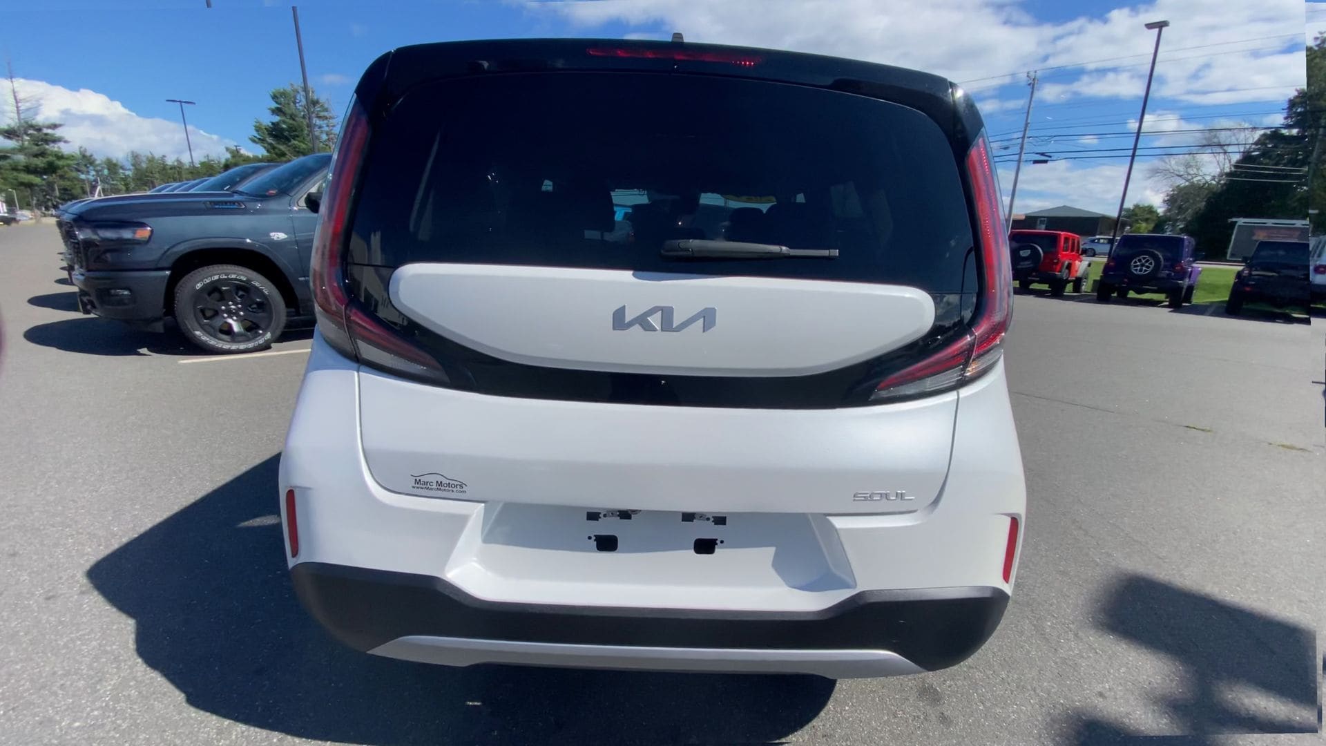 2024 Kia Soul LX - Photo 9