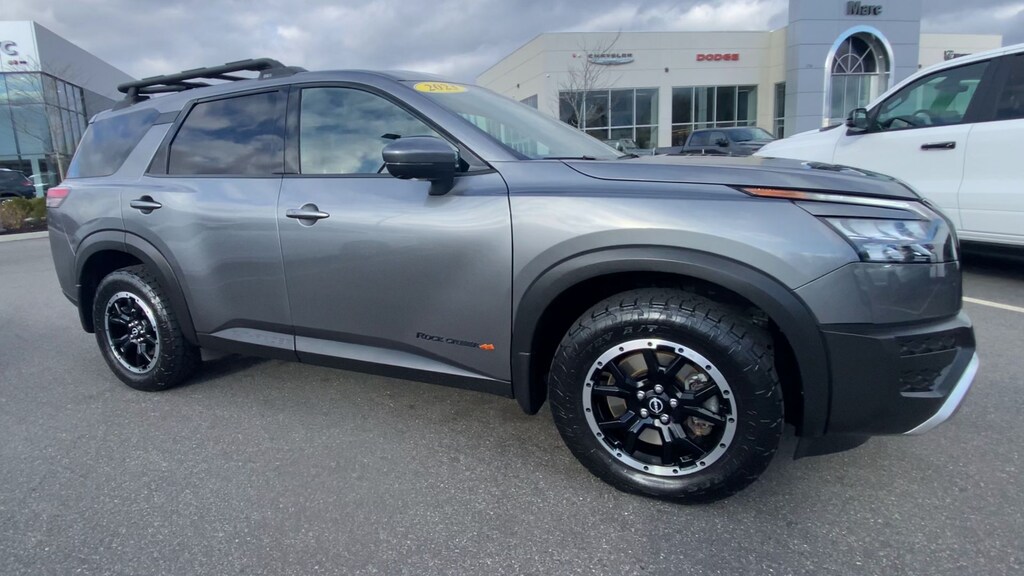 Used 2023 Nissan Pathfinder SUV