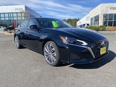 2025 Nissan Altima SL Sedan