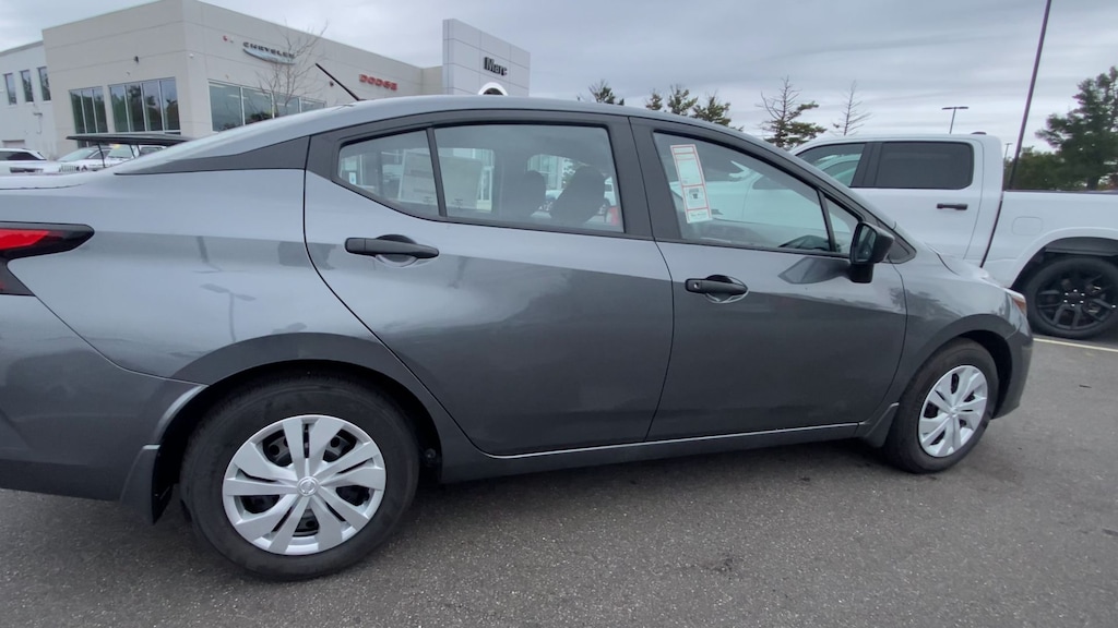 New 2025 Nissan Versa 1.6 S Sedan