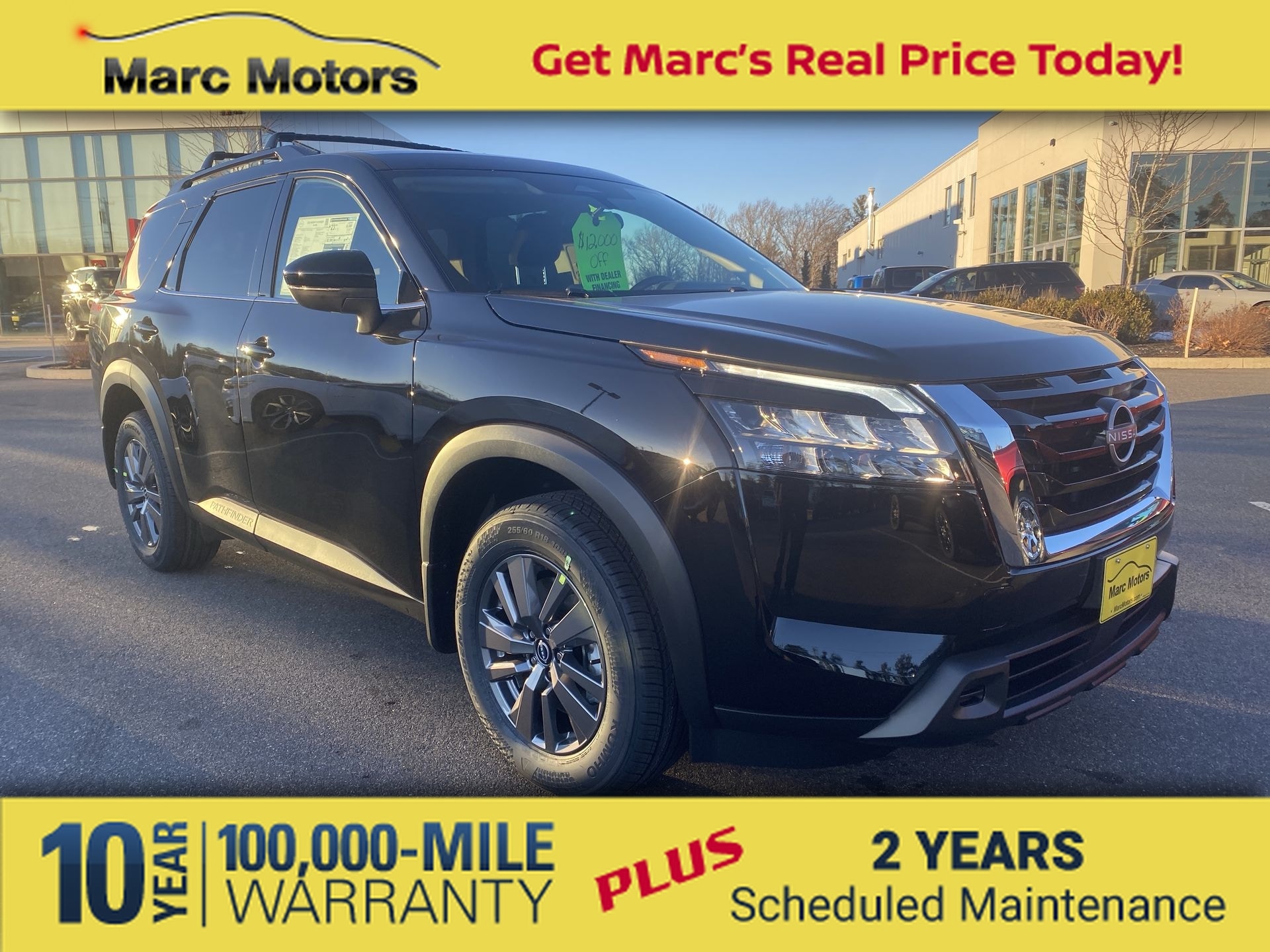 2025 Nissan Pathfinder SV's photo