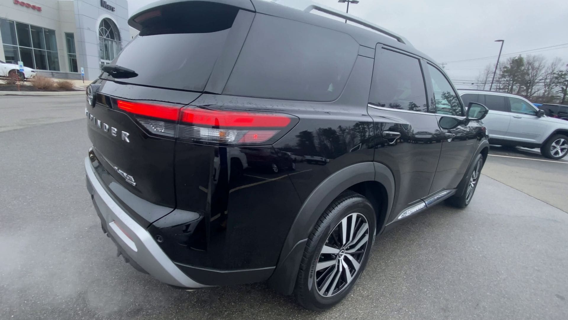 Used 2024 Nissan Pathfinder Platinum with VIN 5N1DR3DJ0RC201187 for sale in Sanford, ME