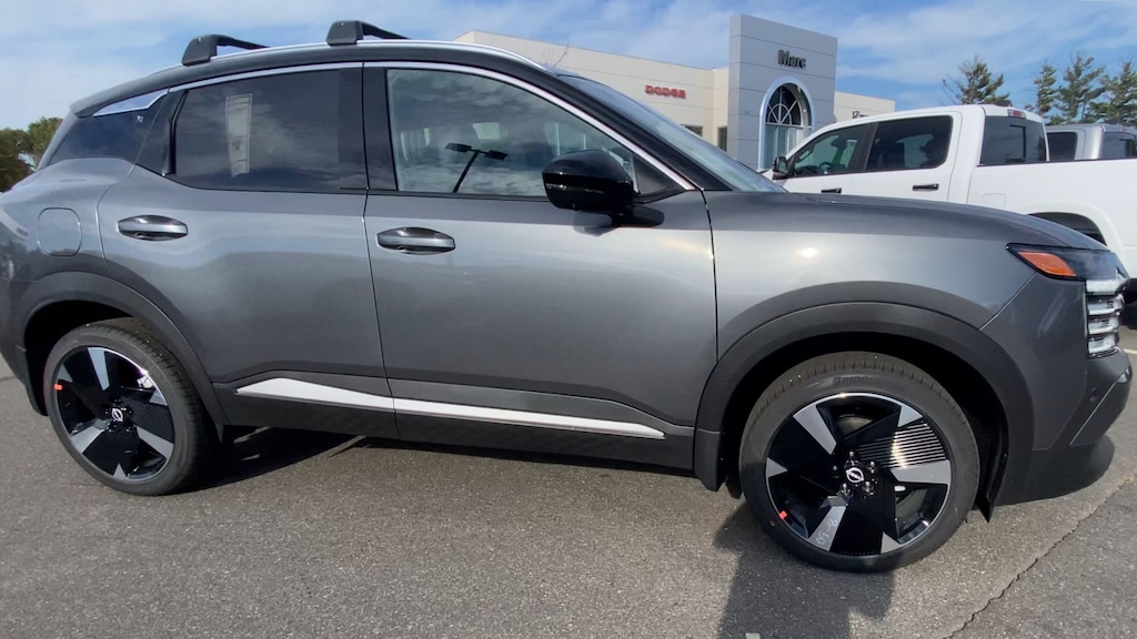 New 2026 Nissan Kicks SR SUV