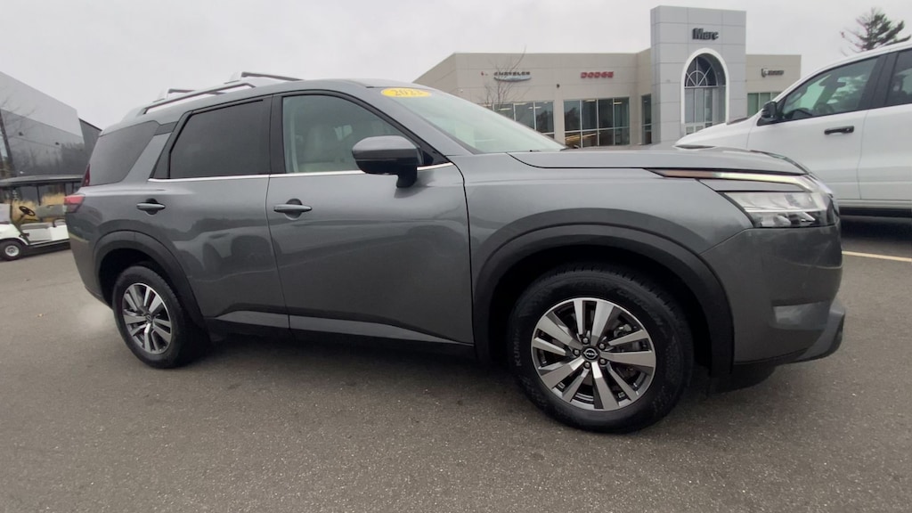 Used 2023 Nissan Pathfinder SL SUV