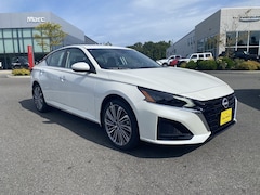 2025 Nissan Altima SL Sedan