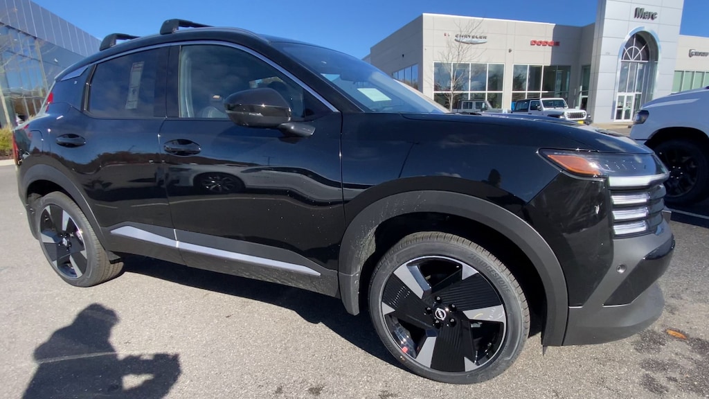 New 2026 Nissan Kicks SR SUV