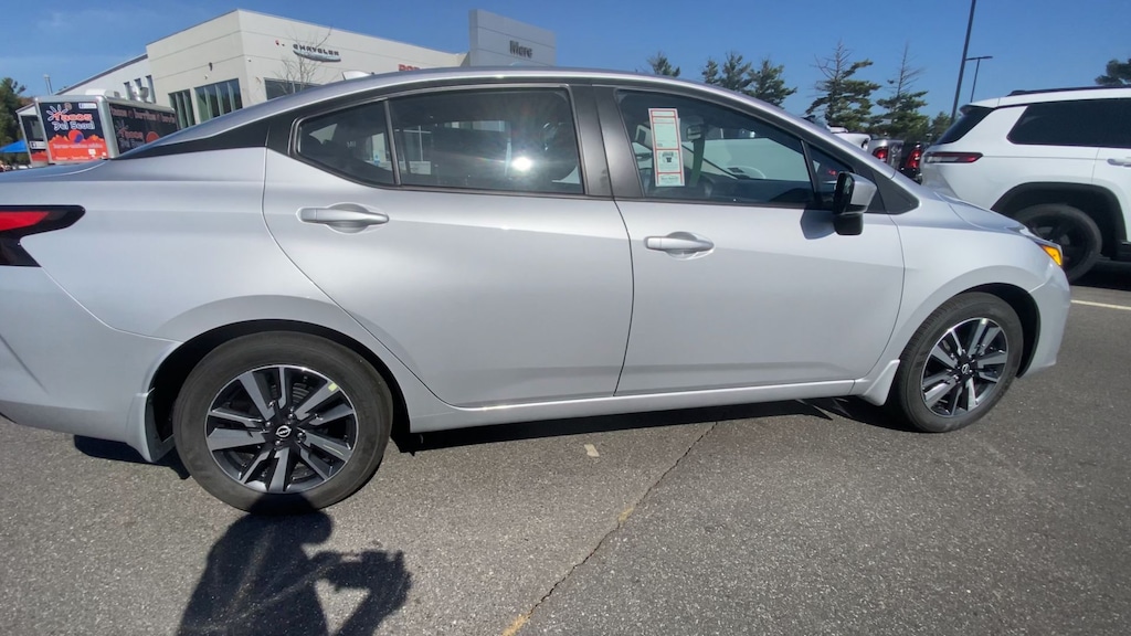 New 2025 Nissan Versa 1.6 SV Sedan