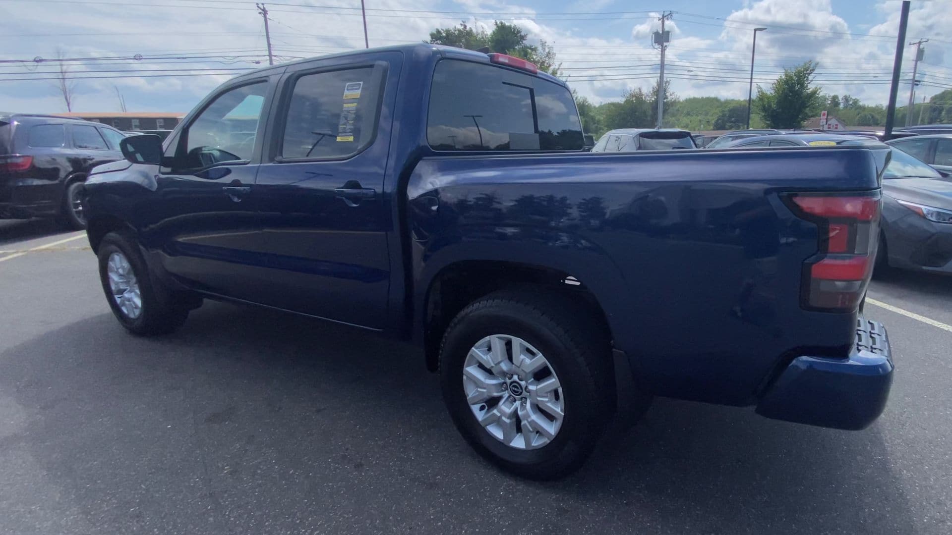 2023 Nissan Frontier SV - Photo 8