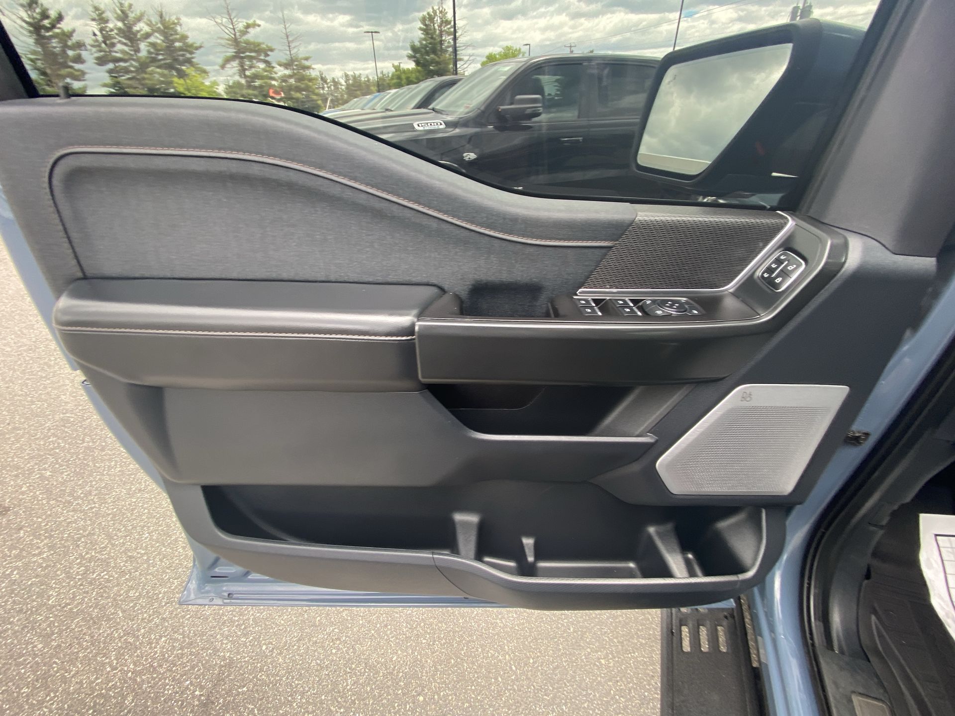 2023 Ford F-150 Raptor - Photo 13