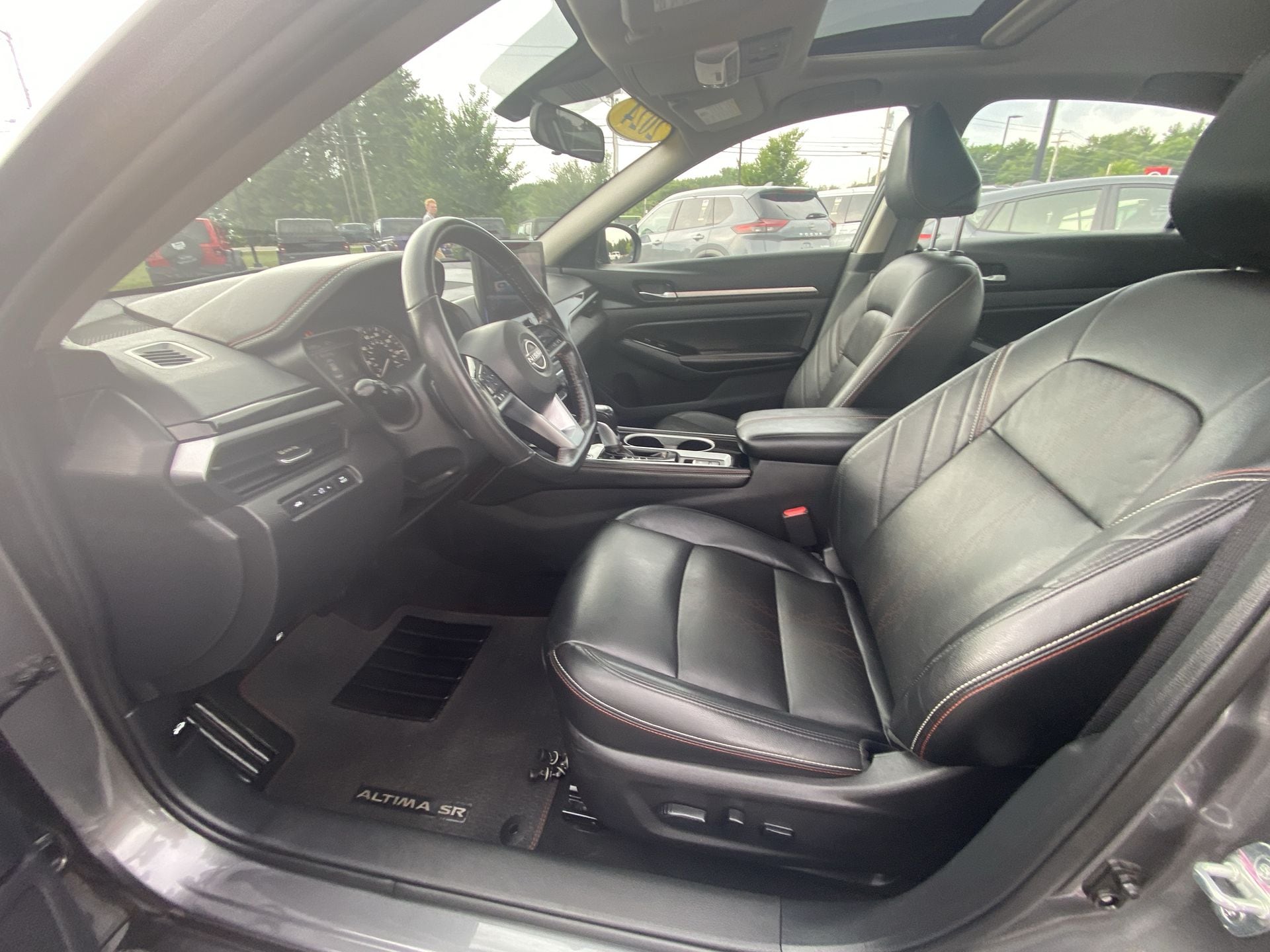 2024 Nissan Altima SR - Photo 11