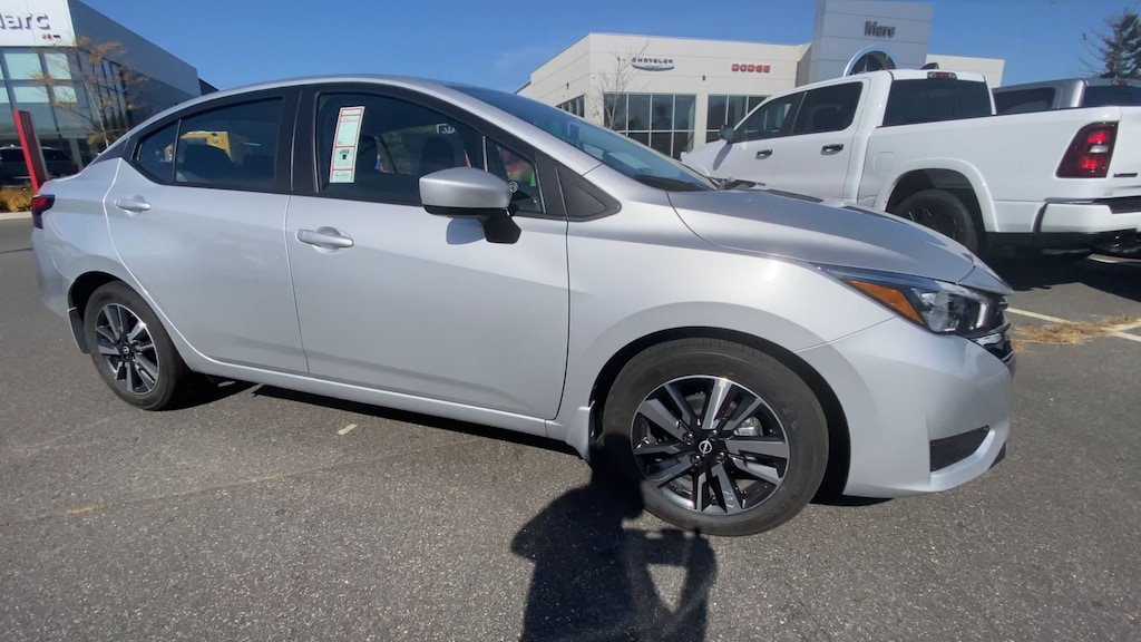New 2025 Nissan Versa 1.6 SV Sedan