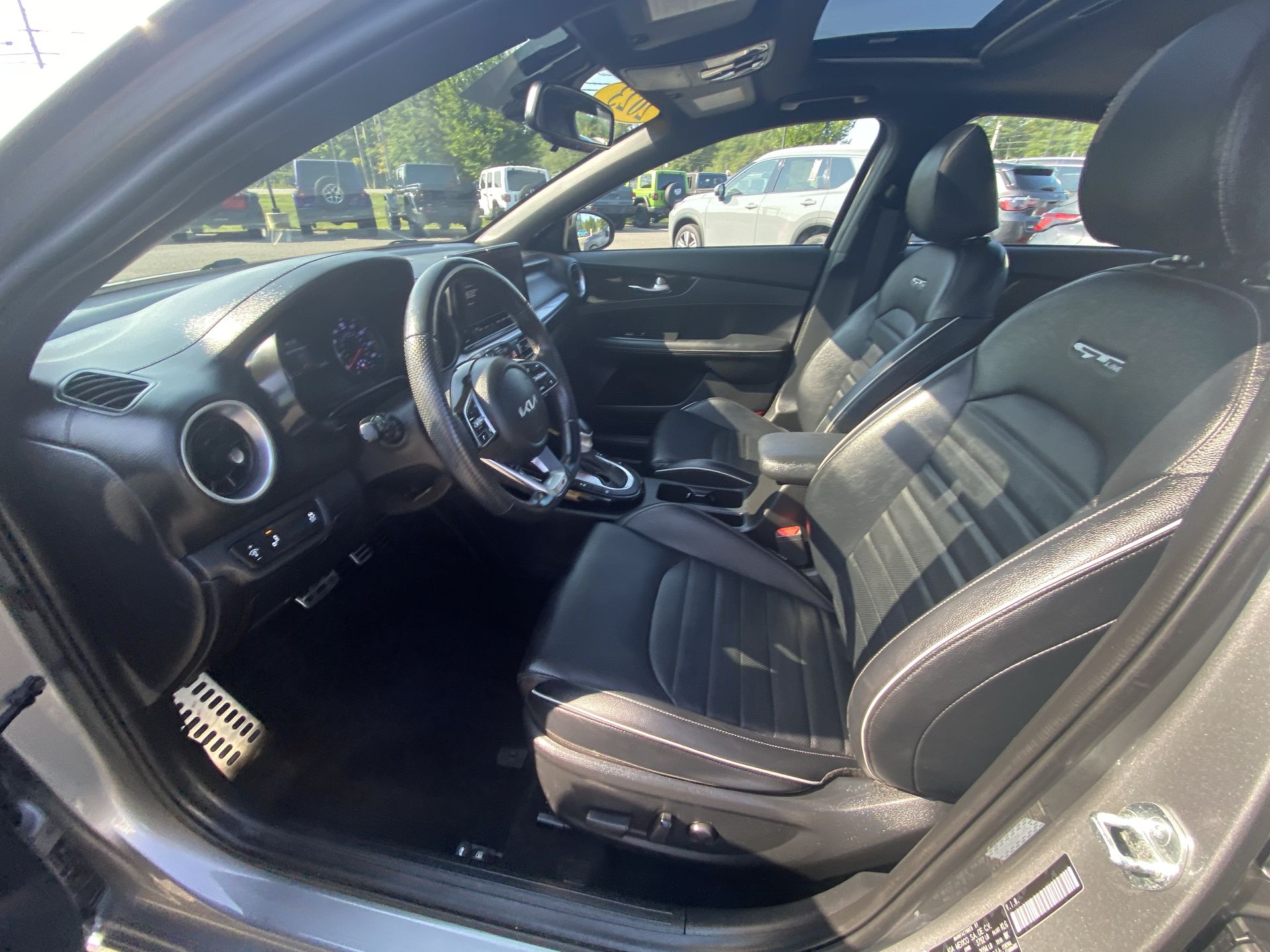2023 Kia Forte GT-Line - Photo 11