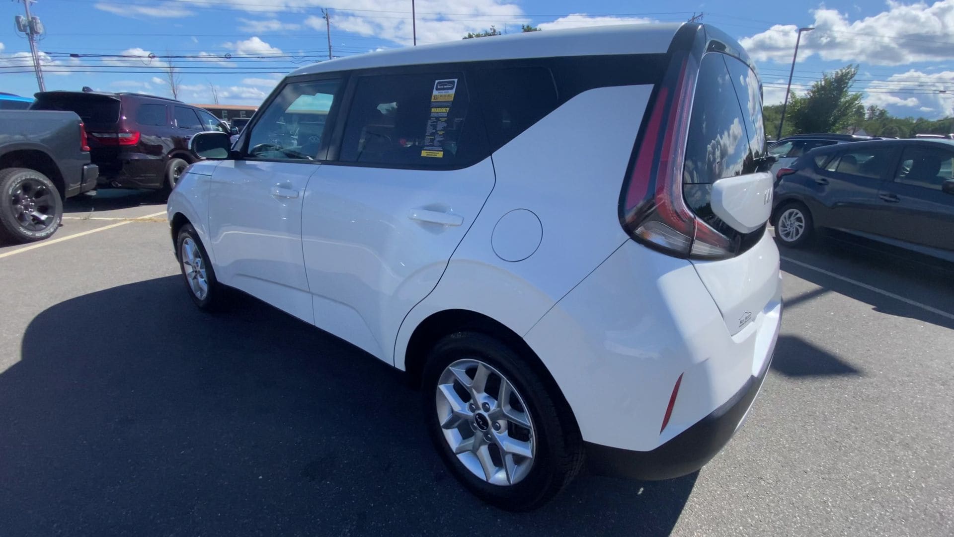 2024 Kia Soul LX - Photo 8