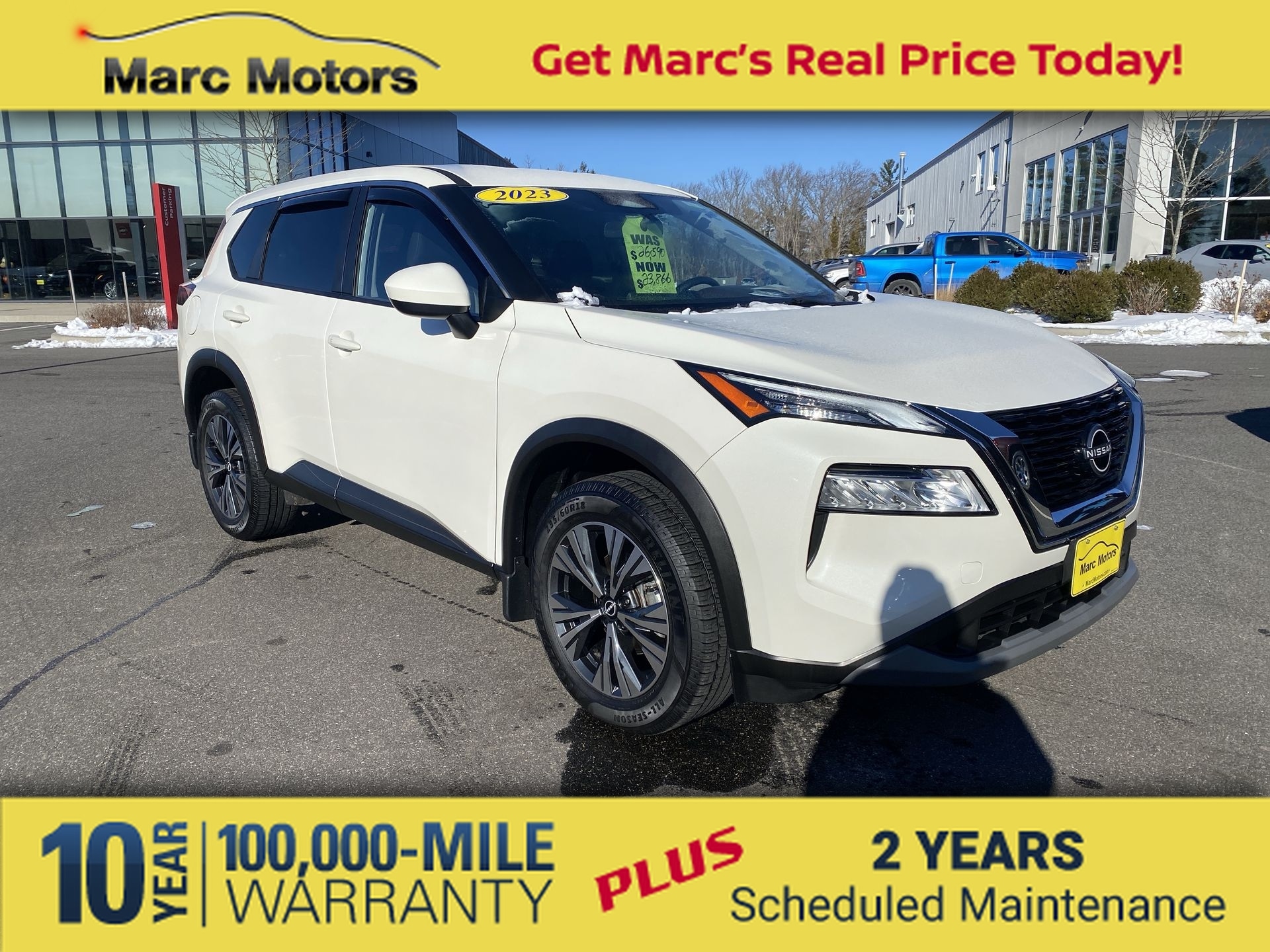 2023 Nissan Rogue SV's photo