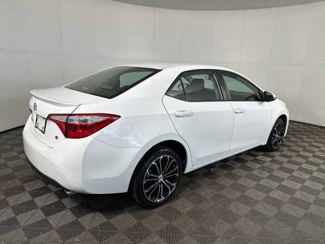2016 Toyota Corolla L photo 2