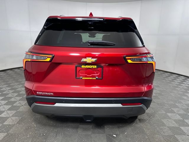 2025 Chevrolet Equinox LT photo 2