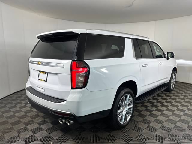 2023 Chevrolet Suburban High Country photo 3