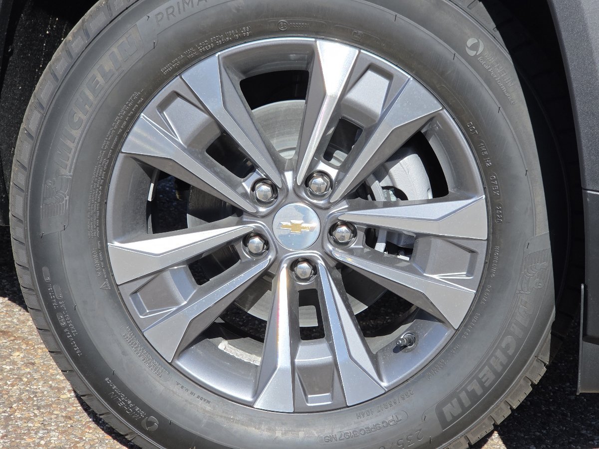 2027 Chevrolet Equinox LT - Photo 14