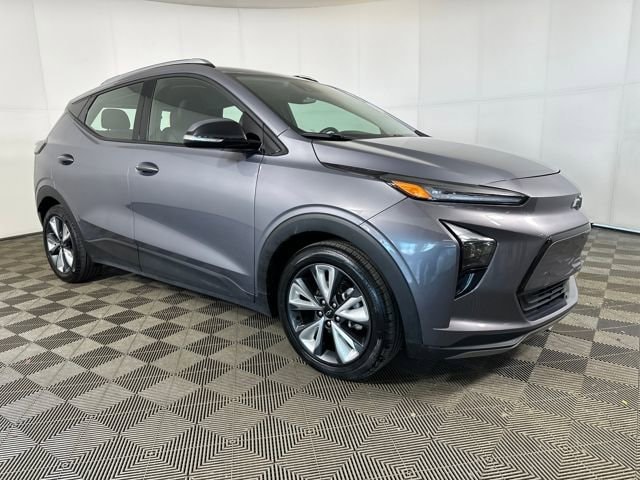 Used 2022 Chevrolet Bolt EUV LT with VIN 1G1FY6S05N4104818 for sale in Stow, OH