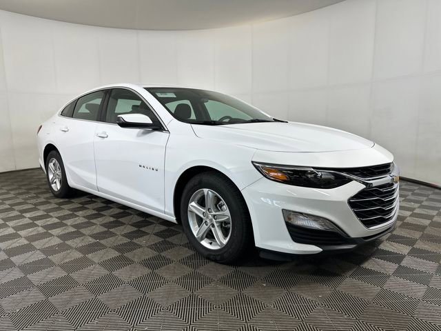 2023 Chevrolet Malibu LS photo 2