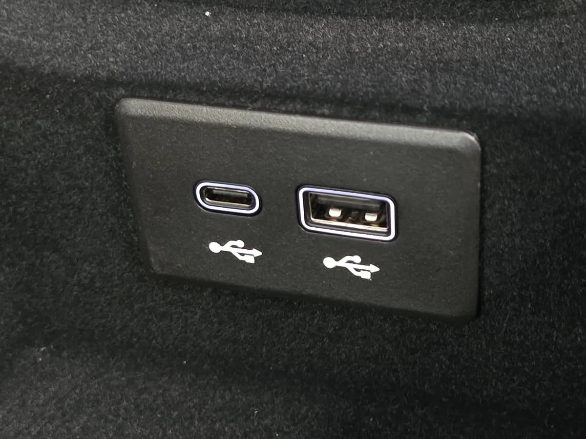 2027 Chevrolet Corvette 3LT - Photo 12