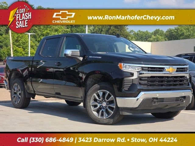 2025 Chevrolet Silverado 1500 LT's photo