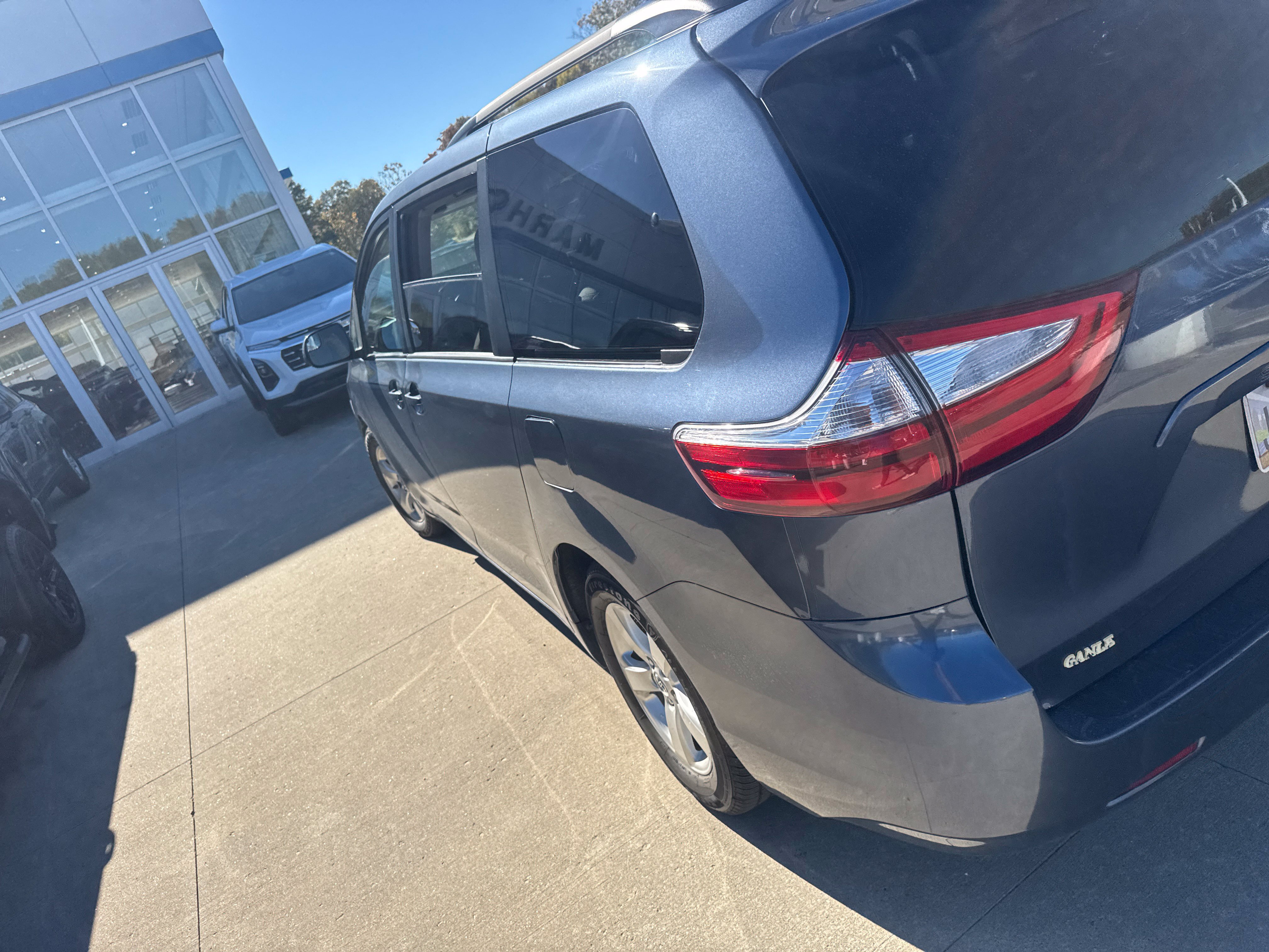 Used 2017 Toyota Sienna LE Auto Access Seat Van