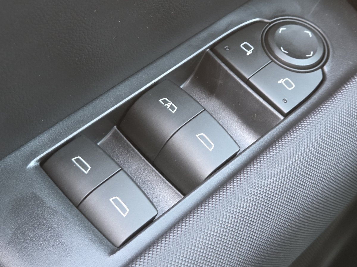 2026 Chevrolet Colorado Z71 - Photo 34