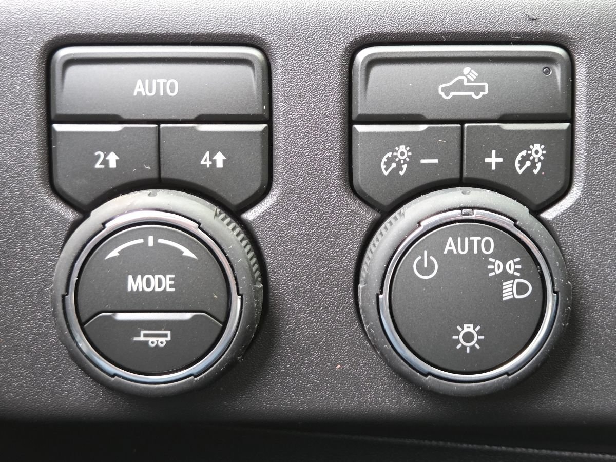 2026 Chevrolet Silverado 1500 LT - Photo 6