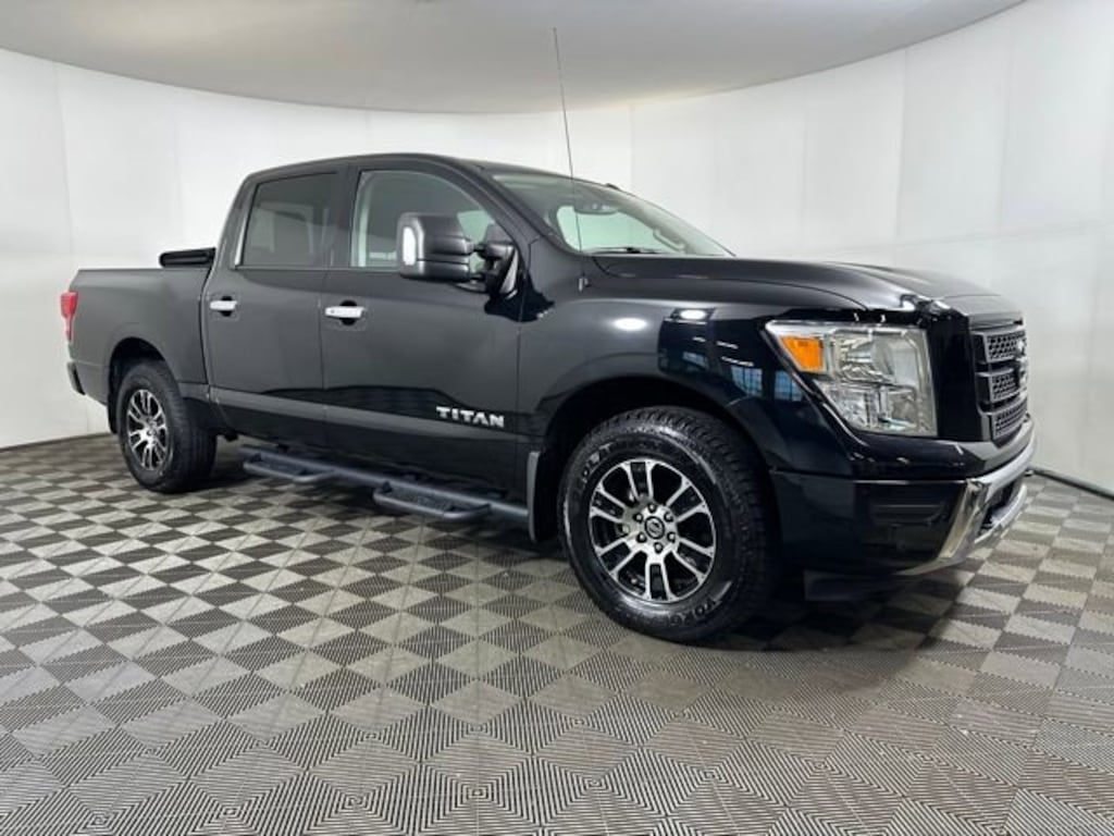 Used 2021 Nissan Titan SV Truck Crew Cab