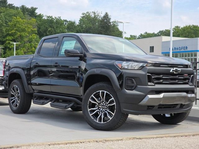 2026 Chevrolet Colorado Trail Boss photo 2