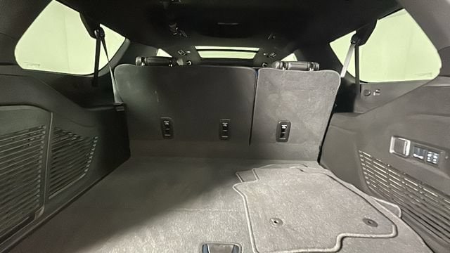 2026 Chevrolet Suburban Premier - Photo 28