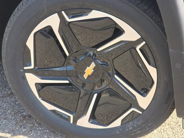 2026 Chevrolet Silverado EV LT - Photo 21