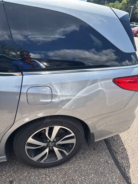 2018 Honda Odyssey Elite photo 3