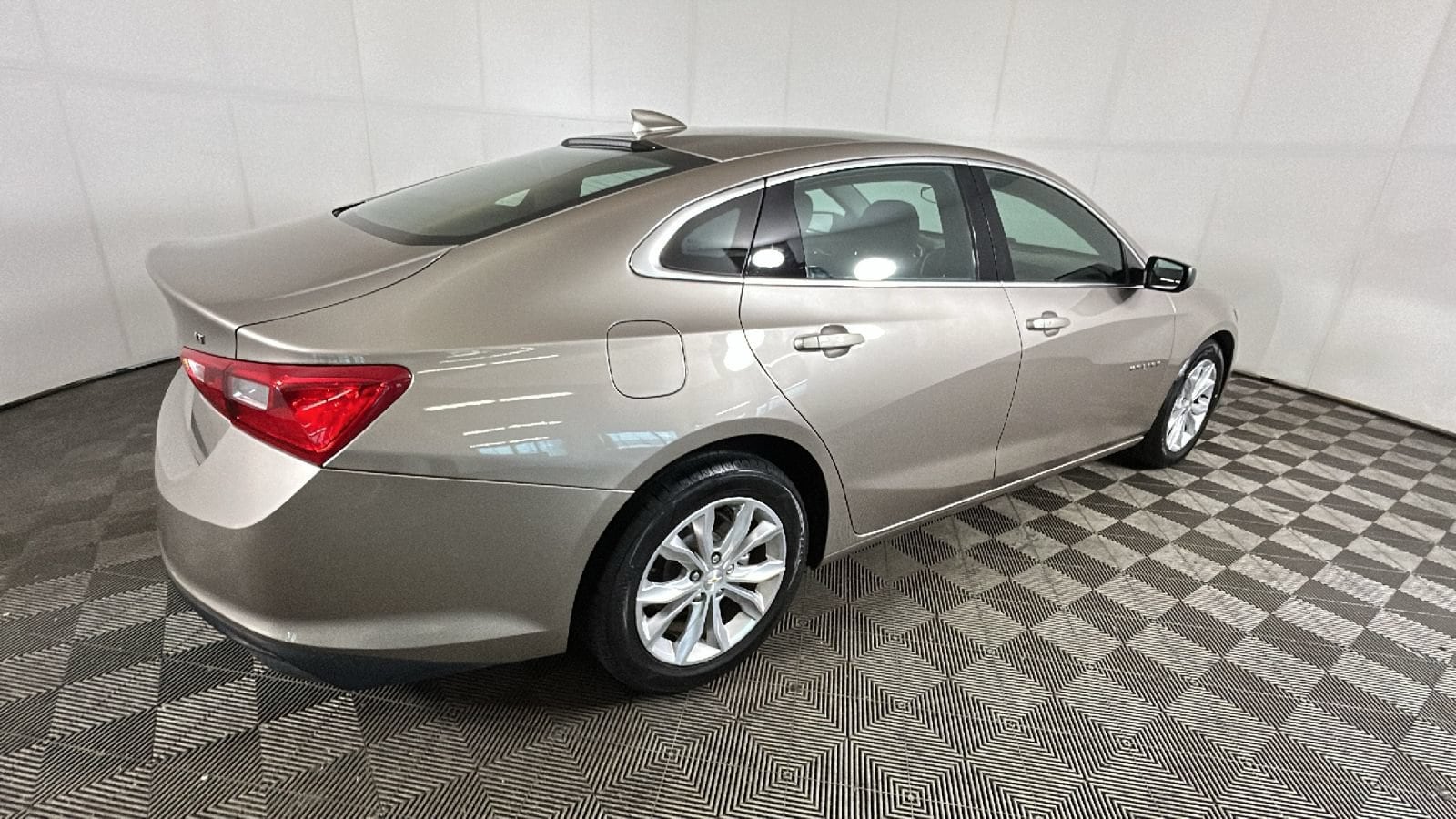 Used 2023 Chevrolet Malibu 1LT with VIN 1G1ZD5ST9PF253494 for sale in Stow, OH